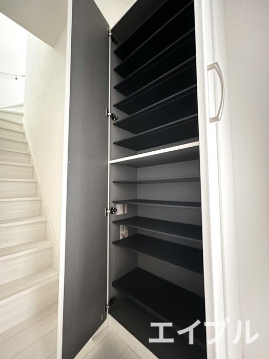 物件内観写真8　(靴箱)