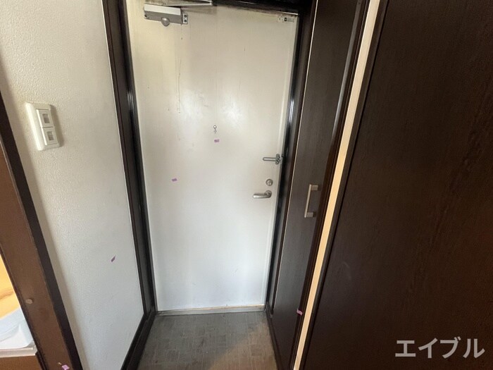 物件内観写真16　(玄関)