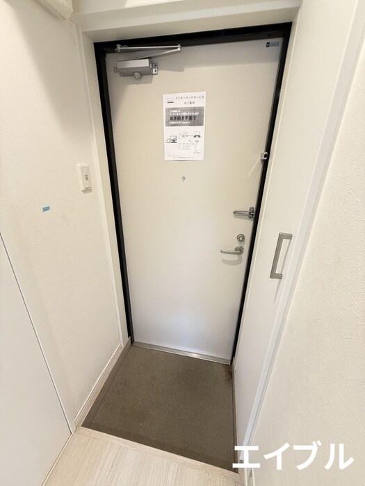 物件内観写真12　(玄関)