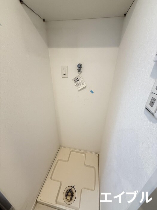 物件内観写真14　(洗濯機置場)