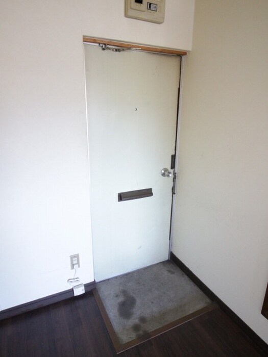 物件内観写真7　(玄関)