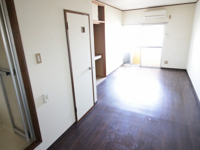 物件内観写真8　(居室)