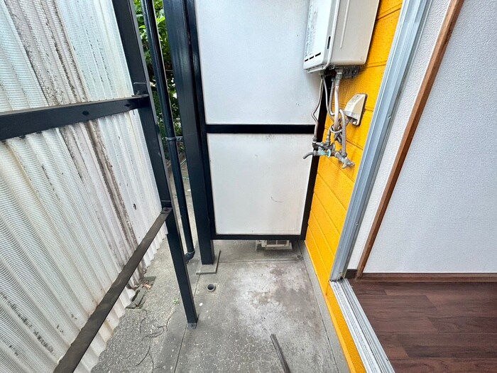 物件内観写真13　(洗濯機置場)