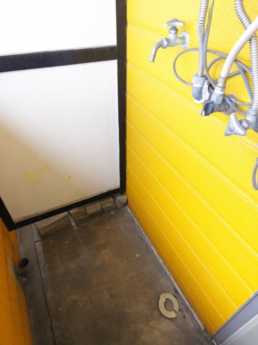 物件内観写真13　(洗濯機置場)