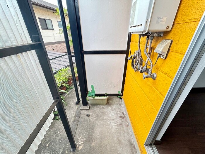 物件内観写真14　(洗濯機置場)