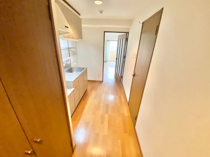 物件内観写真16　(廊下)