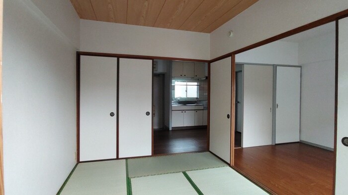 物件内観写真8　(居室)