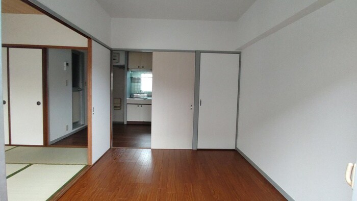 物件内観写真9　(居室)