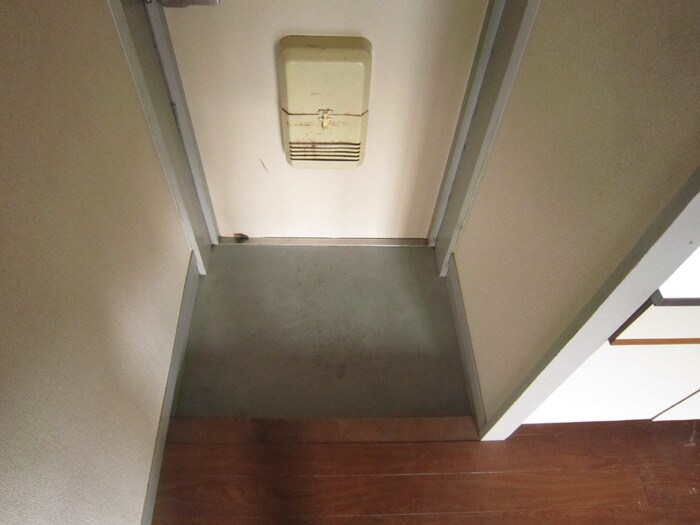 物件内観写真18　(玄関)