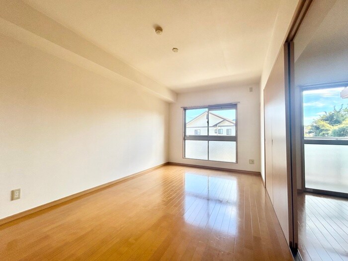 物件内観写真6　(居室)