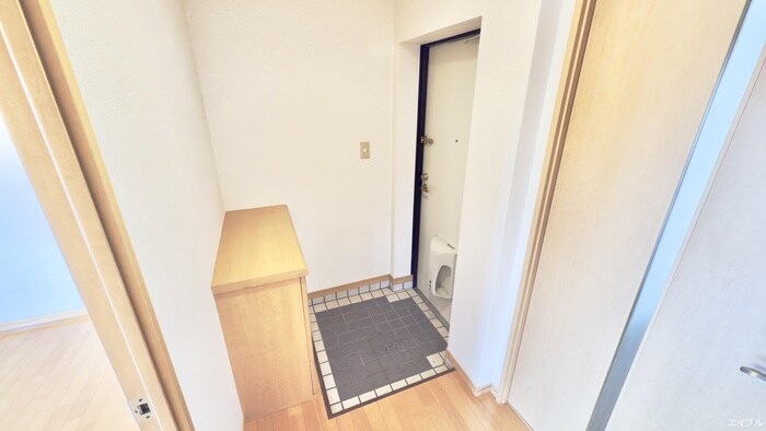 物件内観写真12　(玄関)