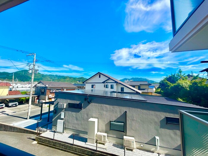 物件内観写真13　(室内からの展望)