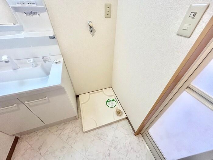 物件内観写真17　(洗濯機置場)