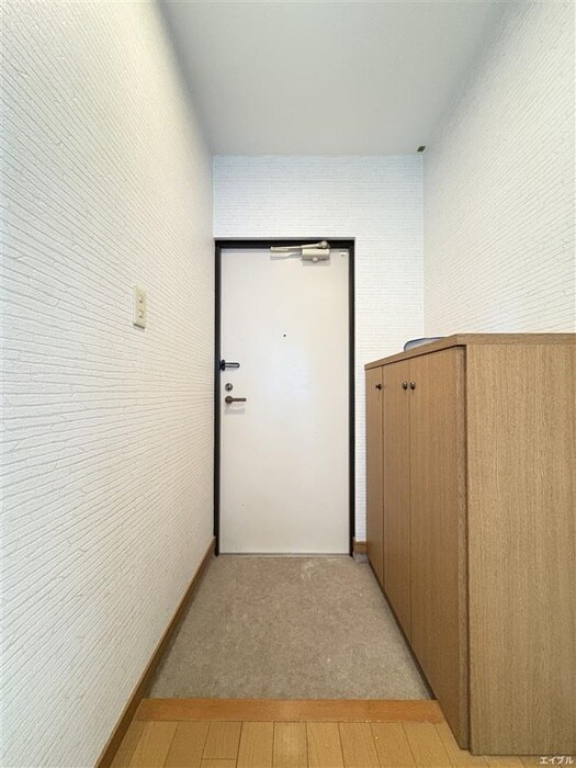 物件内観写真11　(玄関)