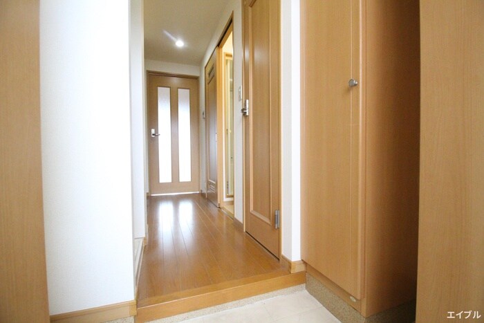 物件内観写真18　(廊下)