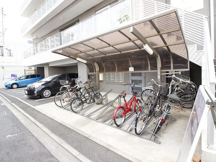物件外観写真4　(駐輪場)