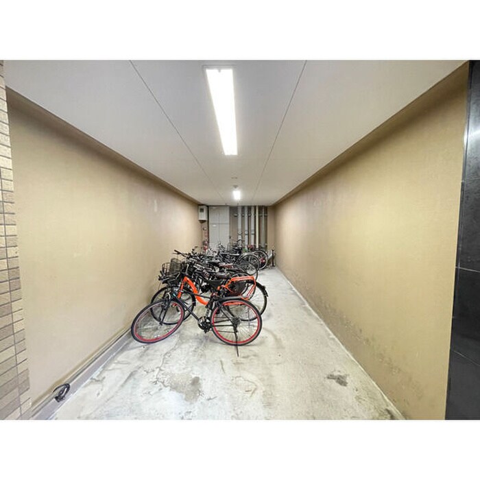 物件外観写真6　(駐輪場)