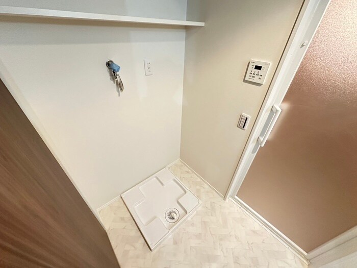 物件内観写真9　(洗濯機置場)