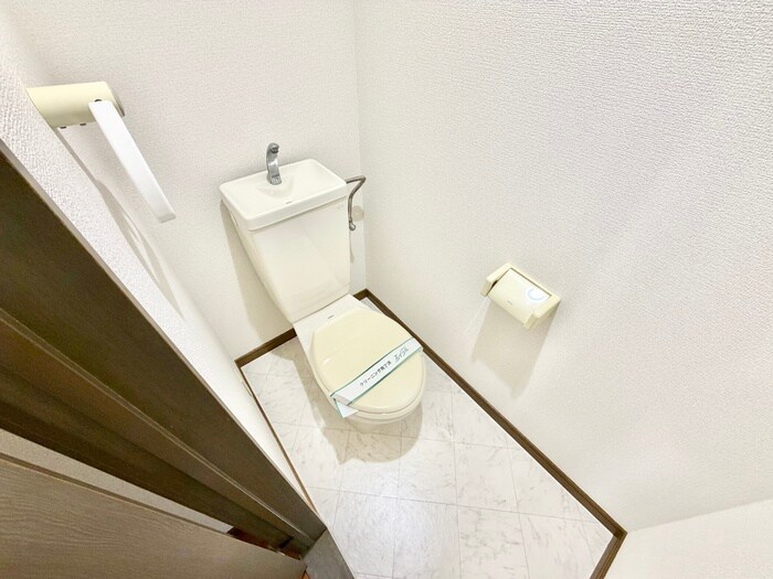物件内観写真8　(トイレ)