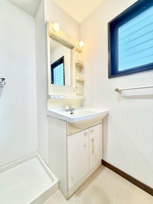 物件内観写真9　(洗面)