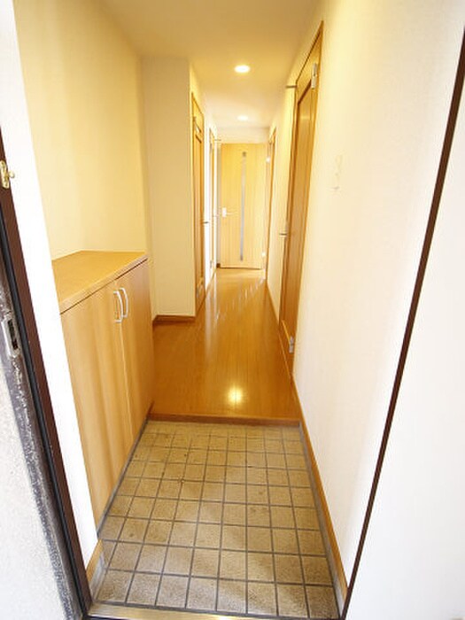 物件内観写真7　(玄関)