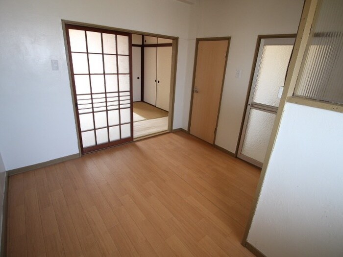 物件内観写真9　(居室)