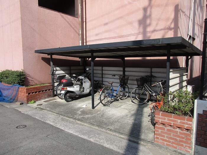 物件外観写真3　(駐輪場)