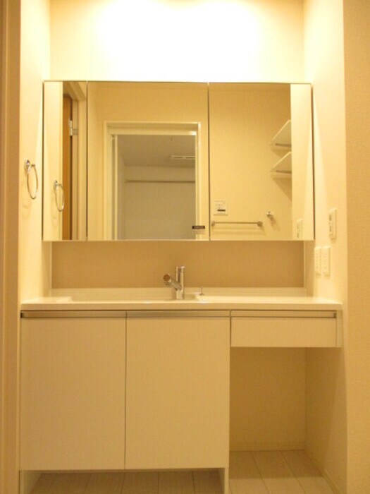 物件内観写真10　(洗面)