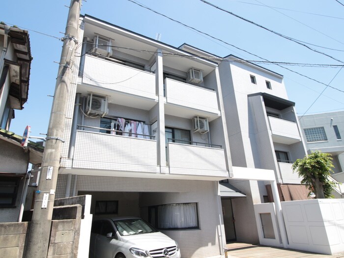 メゾンウエーブの物件外観写真