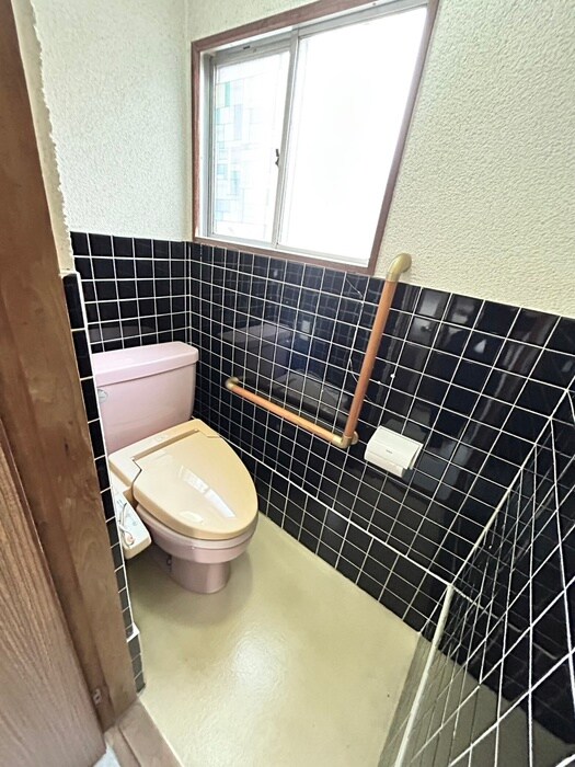 物件内観写真5　(トイレ)