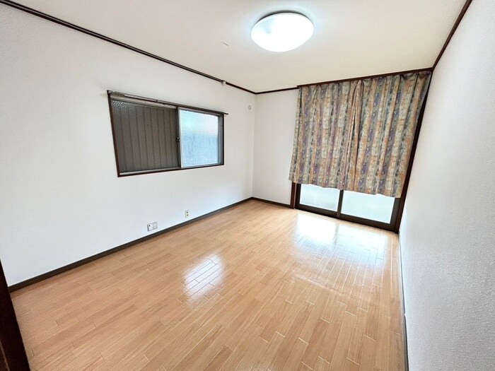 物件内観写真10　(居室)