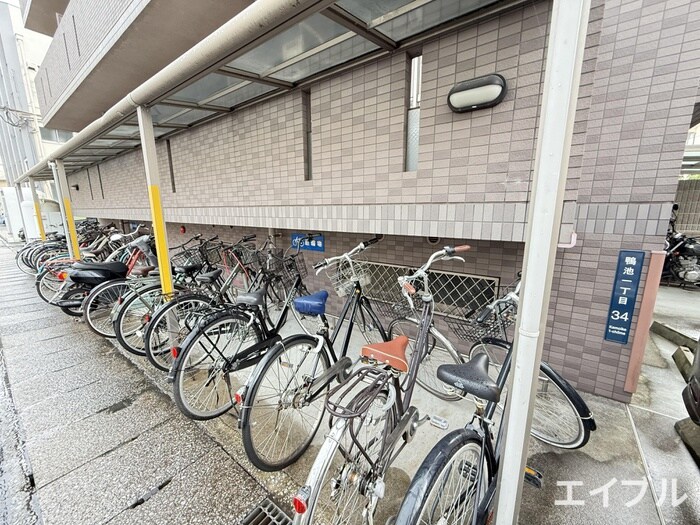 物件外観写真3　(駐車場)