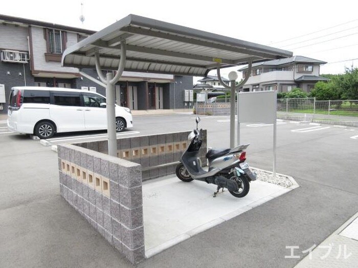 物件外観写真5　(駐輪場)