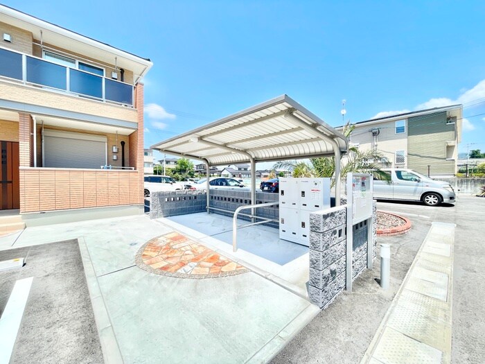 物件外観写真3　(駐輪場)