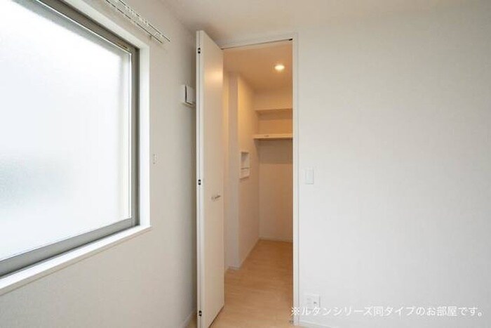 物件内観写真11　(収納)