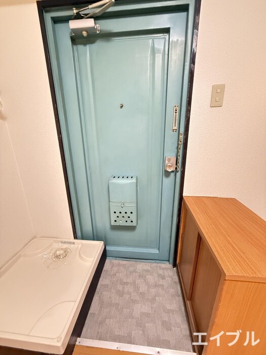 物件内観写真12　(玄関)