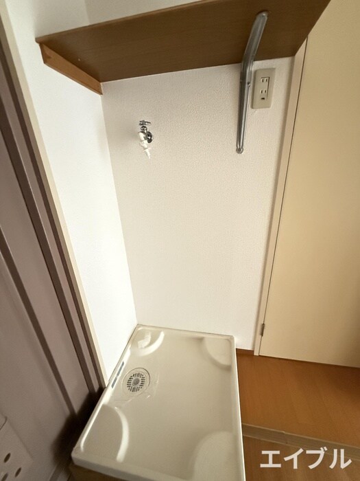 物件内観写真14　(洗濯機置場)