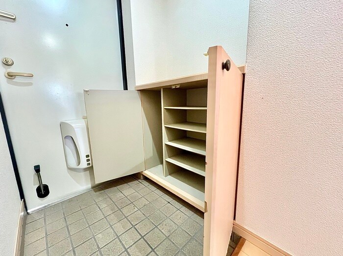 物件内観写真14　(靴箱)