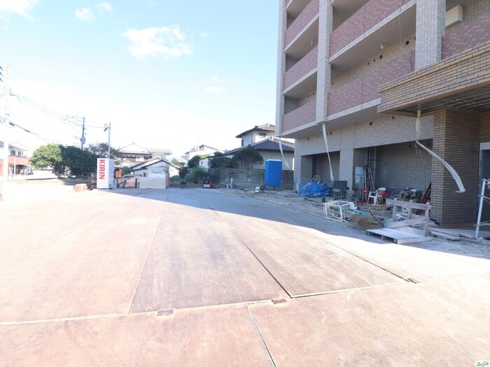 物件外観写真4　(駐車場)