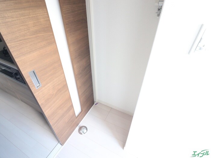 物件内観写真14　(洗濯機置場)