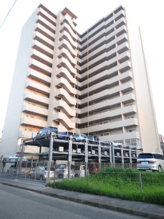 物件外観写真5　(駐車場)