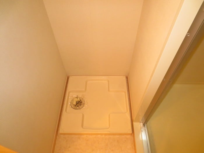 物件内観写真13　(洗濯機置場)