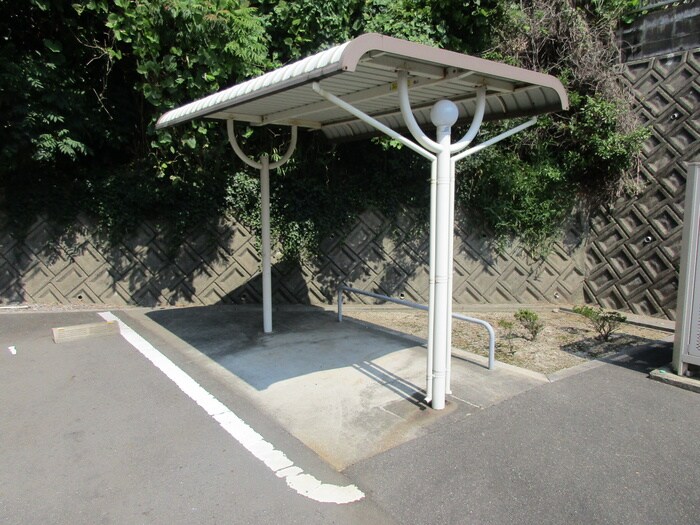 物件外観写真2　(駐輪場)