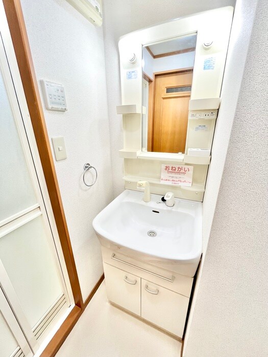 物件内観写真8　(洗面)