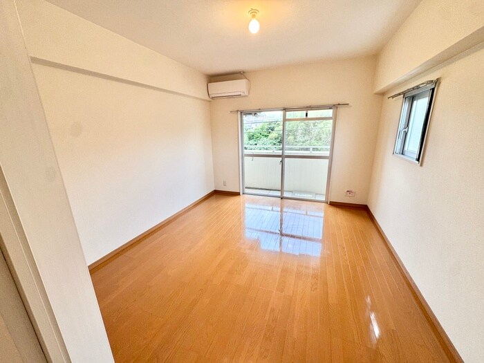 物件内観写真4　(居室)