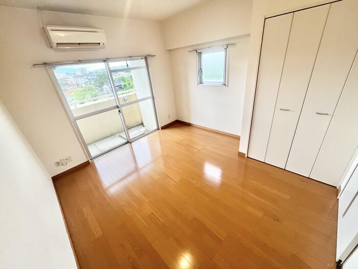 物件内観写真4　(居室)