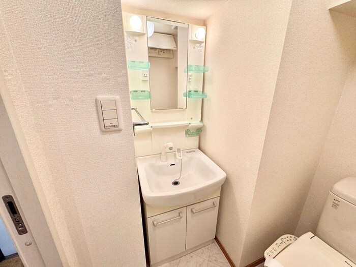 物件内観写真8　(洗面)