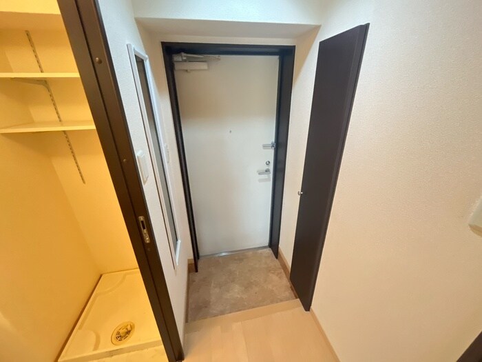 物件内観写真8　(玄関)