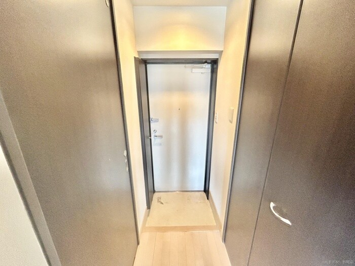 物件内観写真11　(玄関)