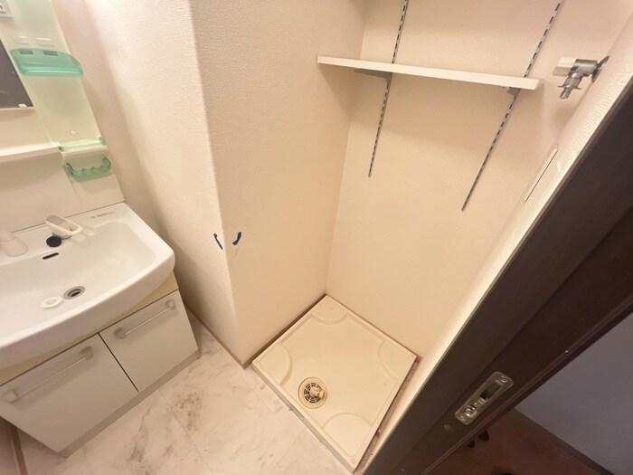 物件内観写真12　(洗濯機置場)